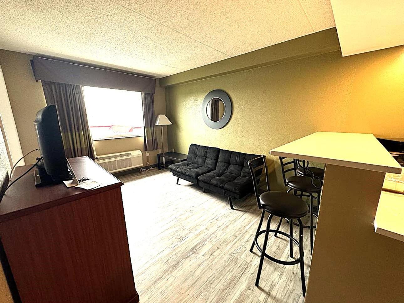 Super 8 By Wyndham Hotel