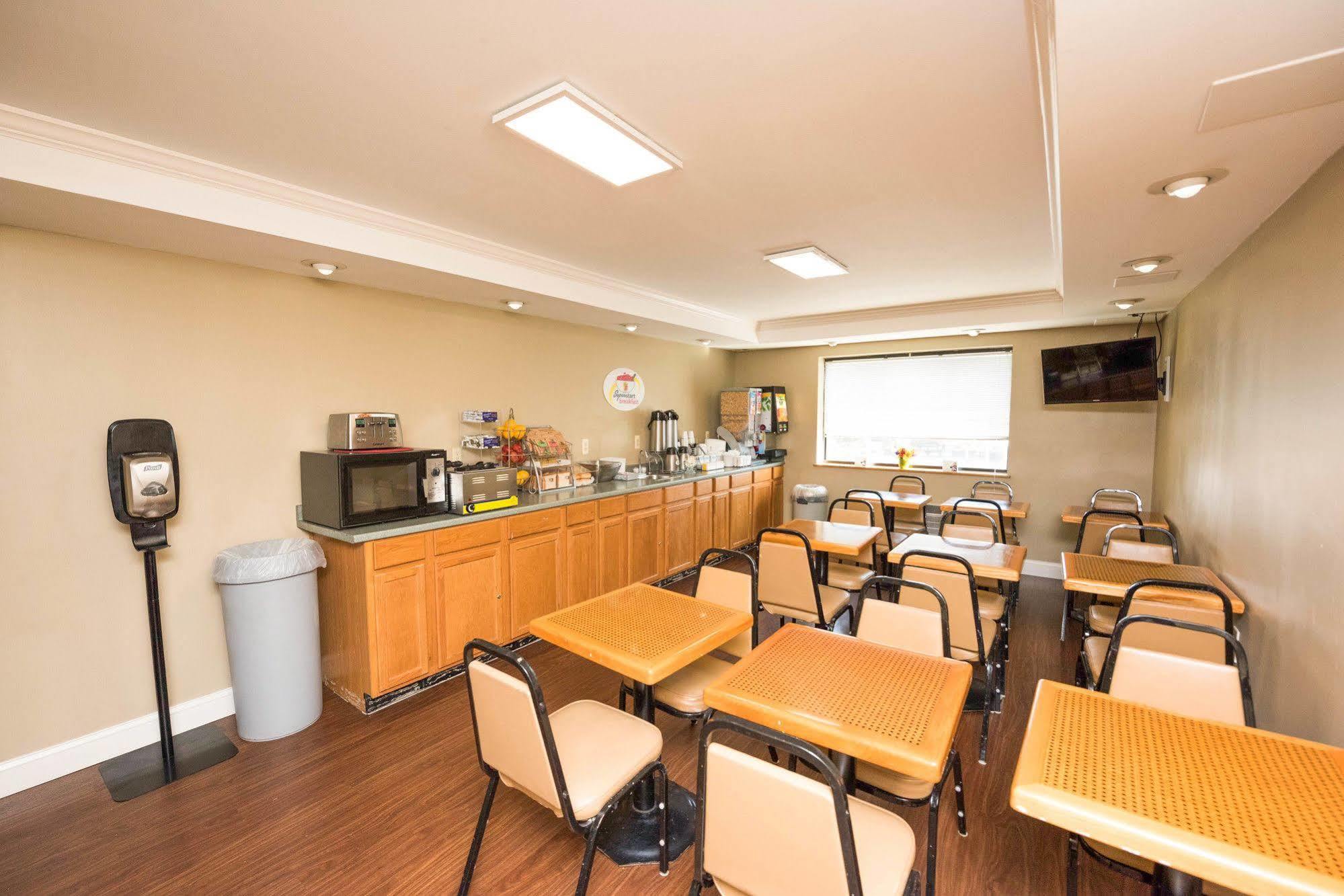 Super 8 By Wyndham 3*