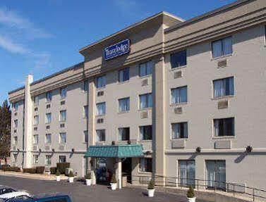 Super 8 By Wyndham Frederick